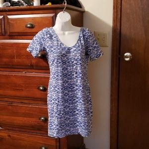 Divided stretchy tunic top